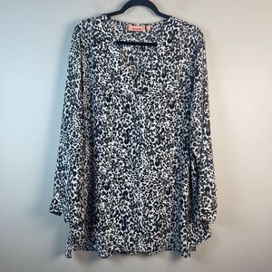 EVRI Top Women's 1X Black White Animal Print V-Neck Long Sleeve Blouse Mature